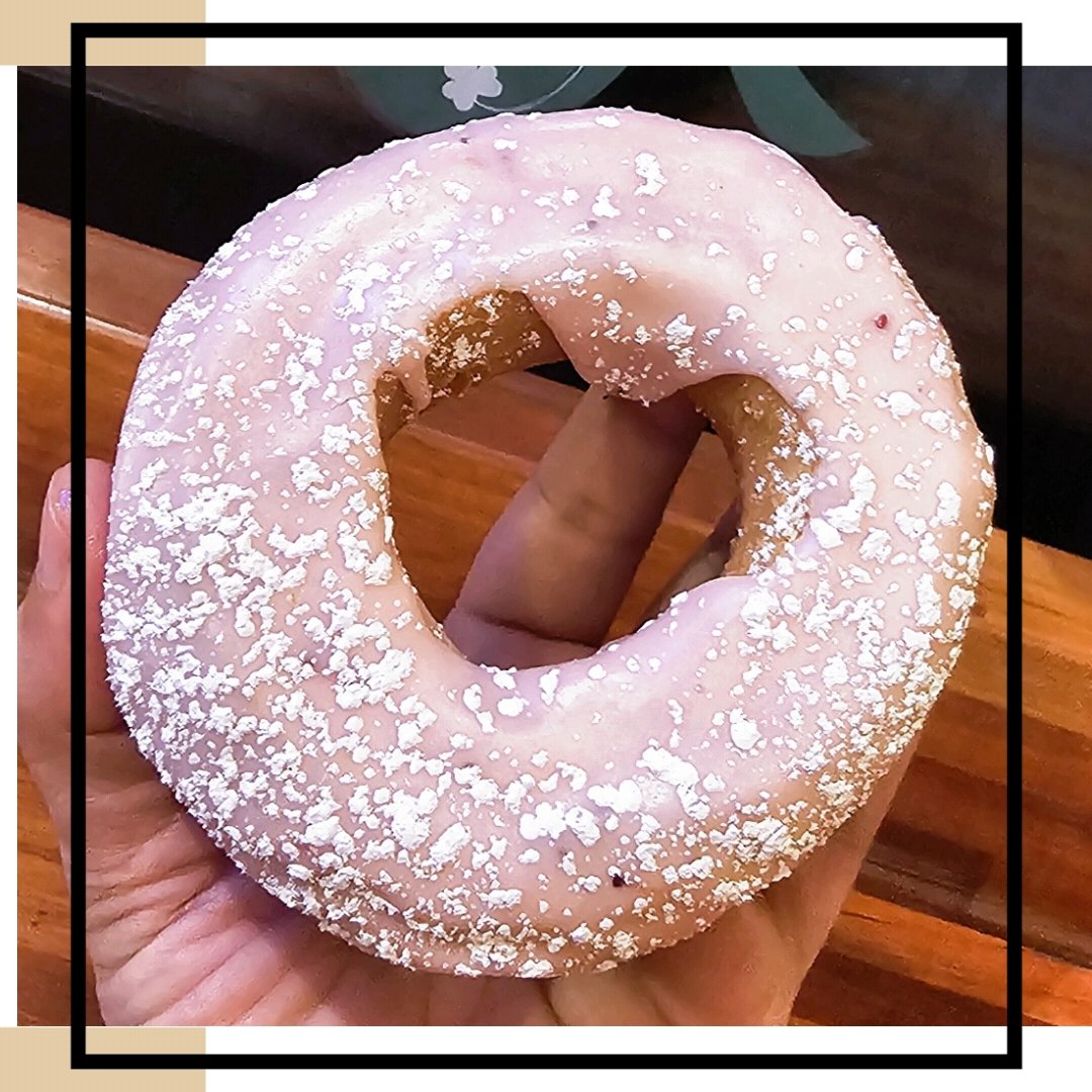 hifi_donuts's tweet image. It's a good morning for a new donut 
And this is the one that heralds that spring and summer is on its way.
The STRAWBERRY SHORTCAKE  is on the shelves, a delicious blend of ricotta and cream cheese with real strawberries 🍓 😋  so good
#cookedinlard #donuts #donutshop #Cafe