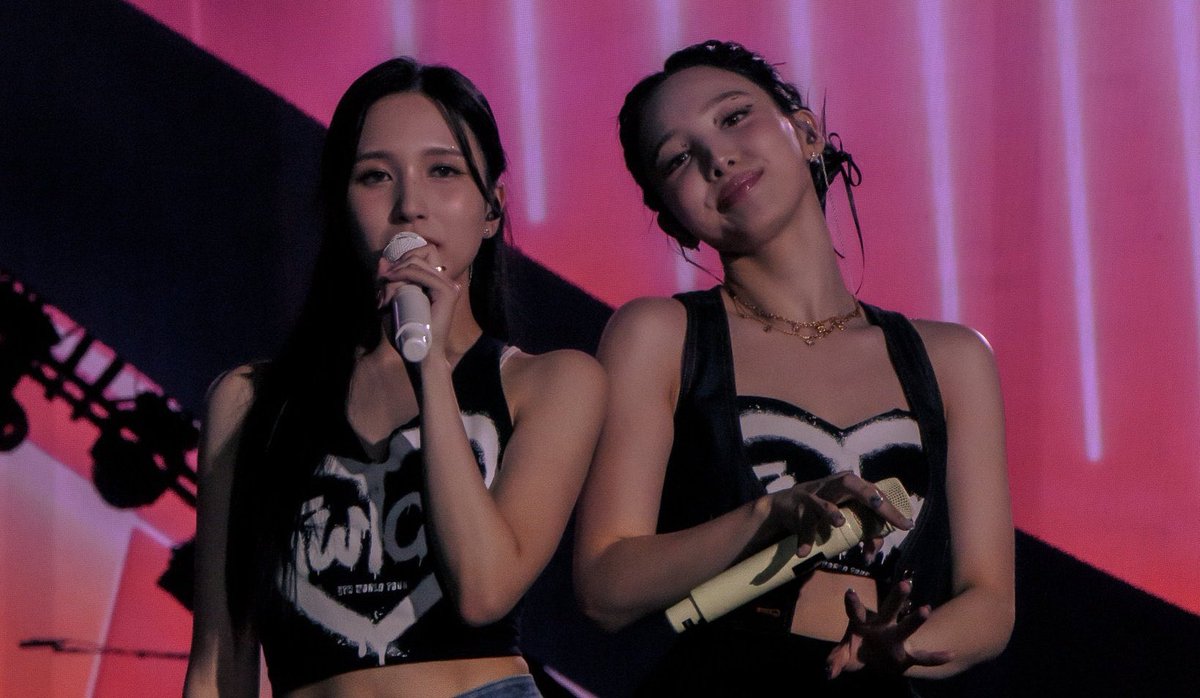 sassyminayeon tweet picture