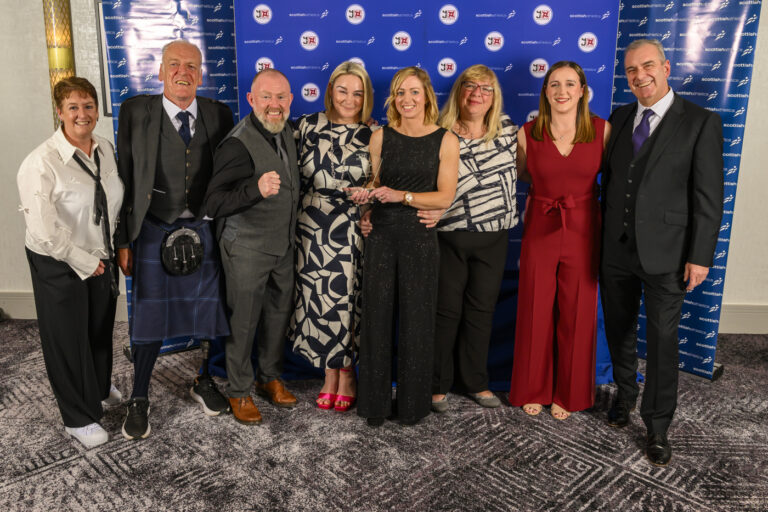 scottishathletics (@scotathletics) on Twitter photo GROWTH SPURT
#SALbelong
<a href="/KillieHarriers/">Kilmarnock Harriers</a> won our Track and Field Club of Year 2024 - <a href="/katymaybarden/">Katy Barden</a> traces momentum building in Ayrshire✍️
scottishathletics.org.uk/killie-harrier…
<a href="/SALChiefExec/">SALChiefExec</a> <a href="/SALDevelopment/">SALDevelopment</a> <a href="/OvensDavid/">David Ovens</a> <a href="/KillieStandard/">Kilmarnock Standard</a> <a href="/LindsayMcMaho15/">Lindsay McMahon</a> <a href="/EALeisure/">EastAyrshireLeisure</a> <a href="/roonthetoon/">Roon The Toon</a> <a href="/Bobby_ThatOneMo/">Bobby Gavin</a> GROWTH SPURT
#SALbelong
<a href="/KillieHarriers/">Kilmarnock Harriers</a> won our Track and Field Club of Year 2024 - <a href="/katymaybarden/">Katy Barden</a> traces momentum building in Ayrshire✍️
scottishathletics.org.uk/killie-harrier…
<a href="/SALChiefExec/">SALChiefExec</a> <a href="/SALDevelopment/">SALDevelopment</a> <a href="/OvensDavid/">David Ovens</a> <a href="/KillieStandard/">Kilmarnock Standard</a> <a href="/LindsayMcMaho15/">Lindsay McMahon</a> <a href="/EALeisure/">EastAyrshireLeisure</a> <a href="/roonthetoon/">Roon The Toon</a> <a href="/Bobby_ThatOneMo/">Bobby Gavin</a>