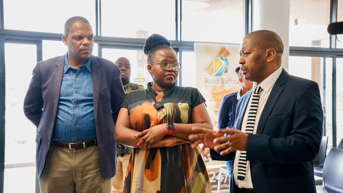 GPDRT_'s tweet photo. [Oversight Visit] MEC Kedibone Diale-Tlabela this morning conducted an unannounced visit at the Centurion Testing Centre based at the Road Traffic Management Corporation (RTMC) Offices as part of the department’s efforts to ensure compliance at testing centres across the province https://t.co/wyP8y164Jf