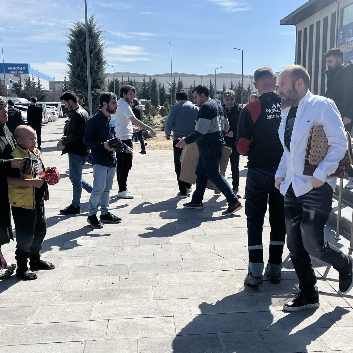 KayseriEmep's tweet image. ❗️TALEPLERİMİZ NET!

📢"BARAJSIZ SENDİKA, YASAKSIZ GREV, GÜVENCELİ İŞ" 

Başlıklı bildirilerimizi Mimar Sinan Organize Sanayi sitesinde işçilerle buluşturduk. 

#Kayseri #EMEP