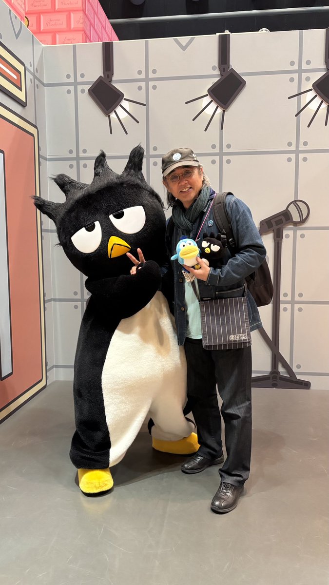 皆さんに背中を押され #ハンギョドン #バッドばつ丸 と初めてピューロランドで会ってきました😭 2人とも本当に立派(スター)になっていて感無量でした。ピューロファンの皆さんにご協力をいただき心から感謝します。私は一日中緊張してました。
#ハンギョドン40周年