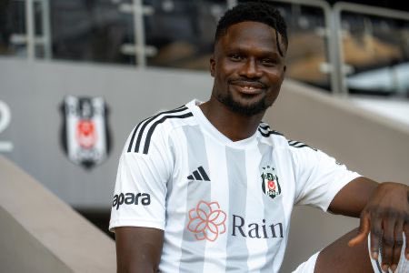 Beşiktaş'tan ayrıldıktan sonra takım bulamayan 30 yaşındaki Daniel Amartey, futbolu bırakabilir.(Sporx)