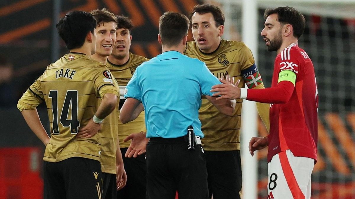 ArchivoVAR's tweet image. 🔴💥 #NoticiaAV | La UEFA meterá en la nevera a Benoit Bastien tras su tétrico arbitraje en el Manchester United - Real Sociedad.

❌ Considera que cometió tres errores graves.

▪️ El francés difícilmente volverá a dirigir un partido de lo que resta de competición europea.