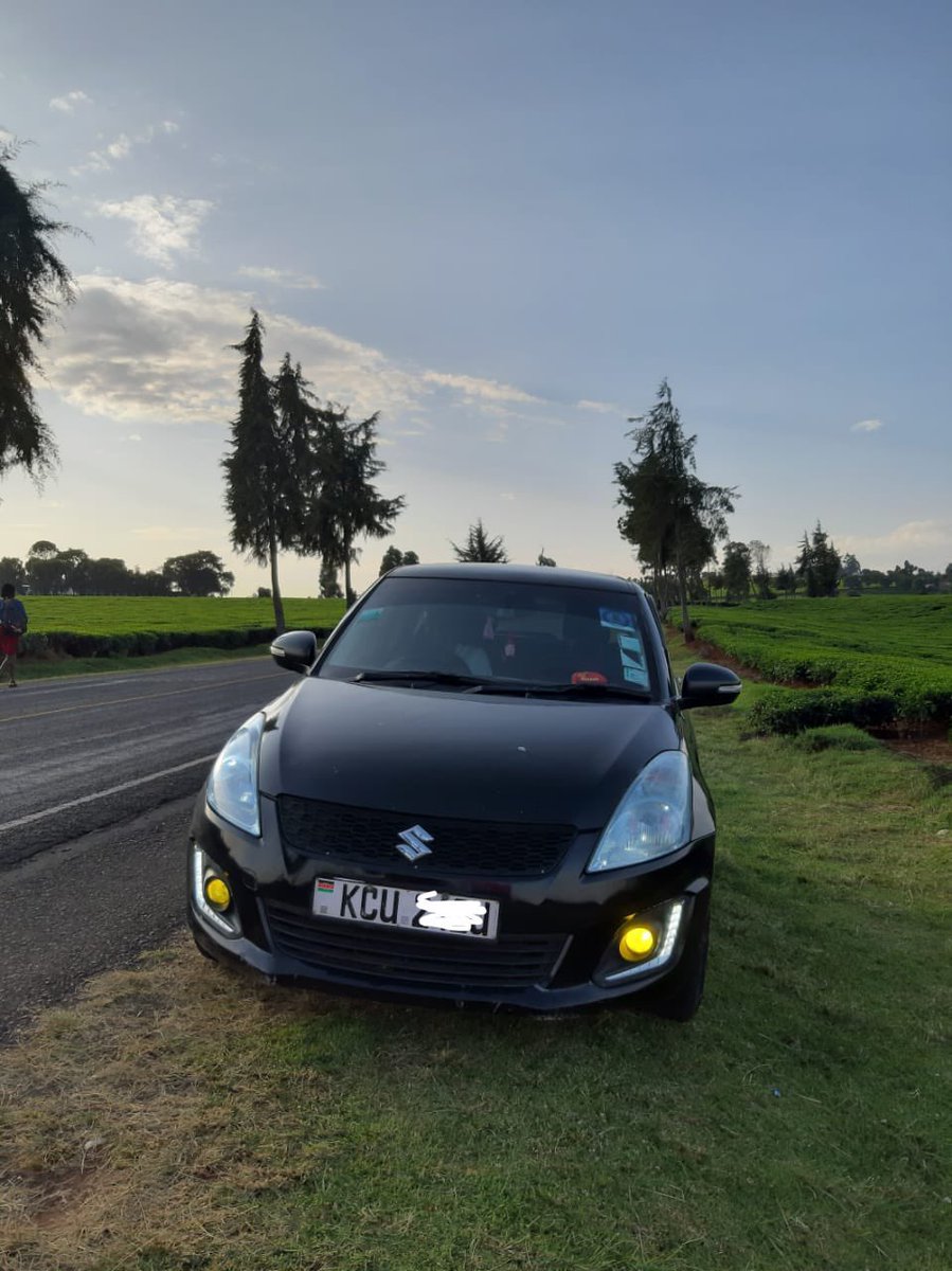 patohvin's tweet photo. @Caradvicekenya SUZUKI SWIFT RS 
Yom 2012
1240 CC Petrol 
5 Speed Automatic Transmission 
2WD 
Original paint &amp; Accident free
Quality Heavy System 
Reverse Camera 
Aftermarket Alloy Rims 
New tyres
Full service history available 
One owner since importation 
Asking Price 630,000
☎️ 0717811402 https://t.co/uKRjOAVDbj
