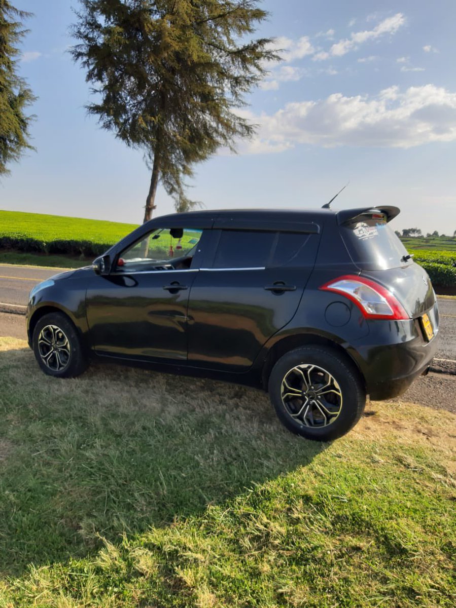 patohvin's tweet photo. @Caradvicekenya SUZUKI SWIFT RS 
Yom 2012
1240 CC Petrol 
5 Speed Automatic Transmission 
2WD 
Original paint &amp; Accident free
Quality Heavy System 
Reverse Camera 
Aftermarket Alloy Rims 
New tyres
Full service history available 
One owner since importation 
Asking Price 630,000
☎️ 0717811402 https://t.co/uKRjOAVDbj