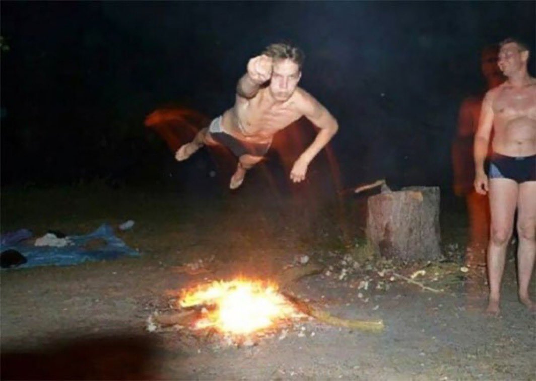 insane poses (@insaneposes) on Twitter photo 