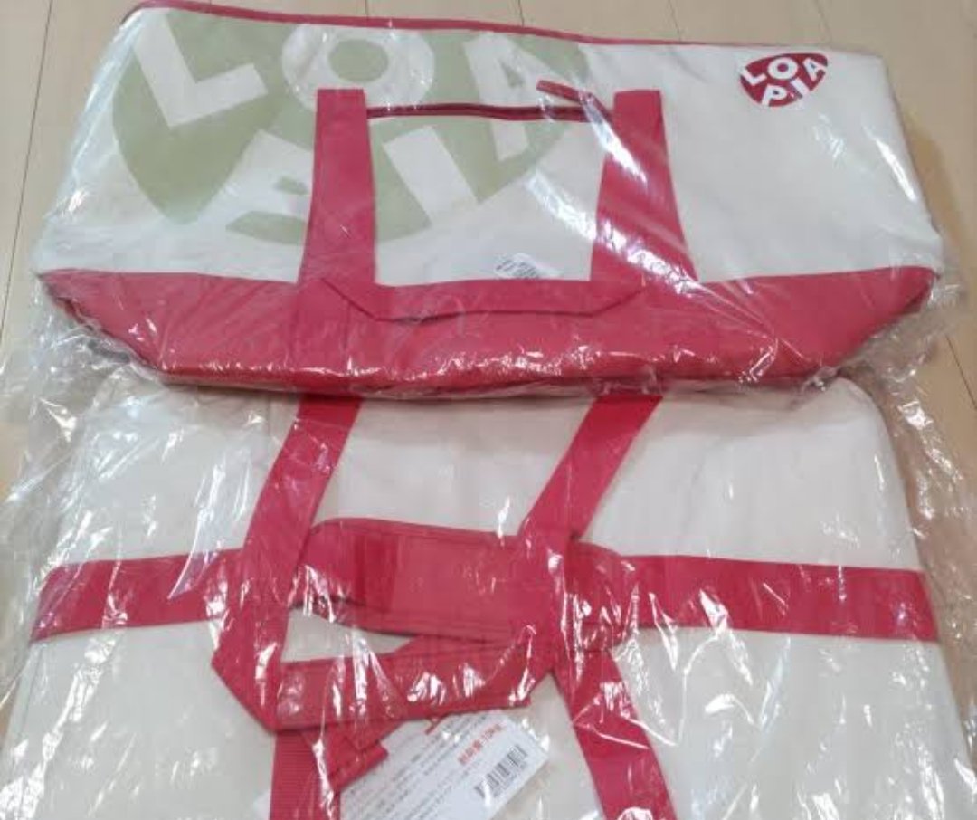 yos4416's tweet photo. ロピアで保冷バッグ大 1500円を購入。
この大きさで保冷 されるなら本当に安い。
ホームセンター コーナンなら3000円以上する。
ロピアのロゴ 我慢できればの話だが、www https://t.co/ubPpNMZepL