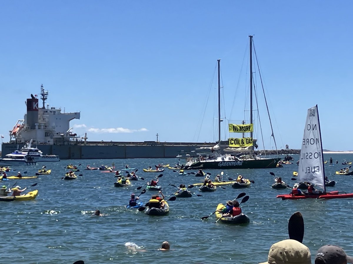 knitnannasSYD's tweet photo. Hey #auspol 👎🏽 100’s of little kayaks doing your job alerting the public to the link between coal and #climateboiling how about u stop arresting us and our comrades in the forests and get real on #ClimateAction we are ALL community in a #ClimateEmergency
@RisingTideAus https://t.co/6UQV7sBzQ2