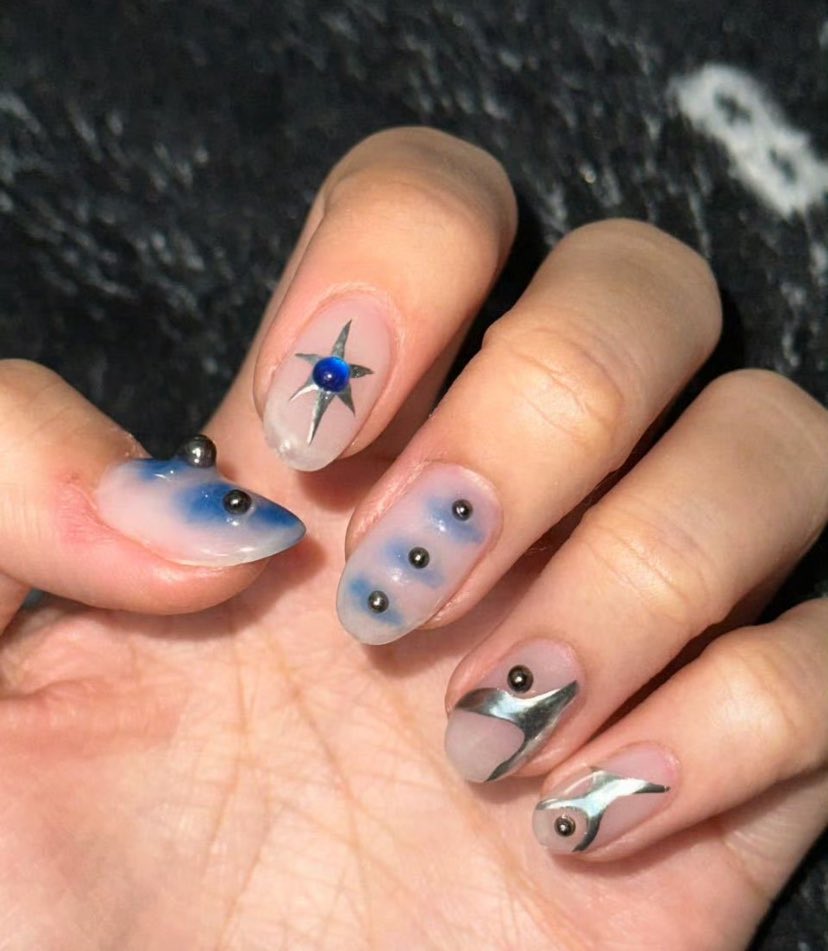 ShengA4841's tweet photo. Today's nail art https://t.co/eJxtxDovfh