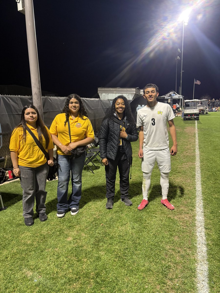 EhsSmat's tweet photo. Honored &amp; Blessed to be able to help these young 🐅student athletes on their journey to greatness,to enable our🐅athletic training student aides experiences in human health services &amp; sports medicine from on AT4all point of view. HAPPY #NATM2025 AT ‘s are Champions in Healthcare https://t.co/UvcfrzUFW7