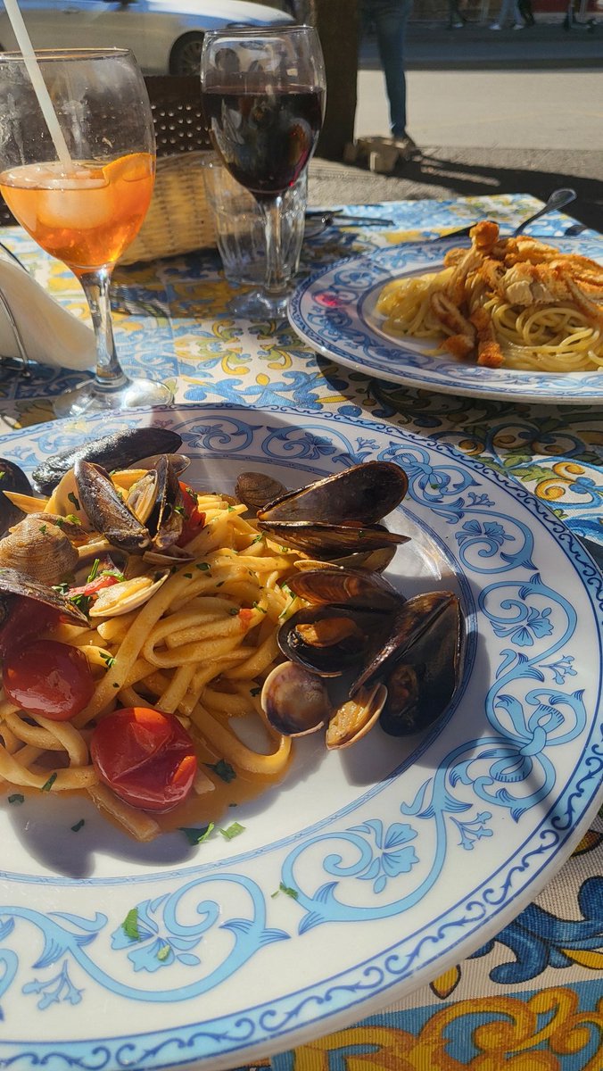 cazkaur's tweet photo. The food is amazing. it's given me ideas for summer garden menu. Now to find good quality wholesale in England  #food #summer #menu https://t.co/SvxwjflTA9