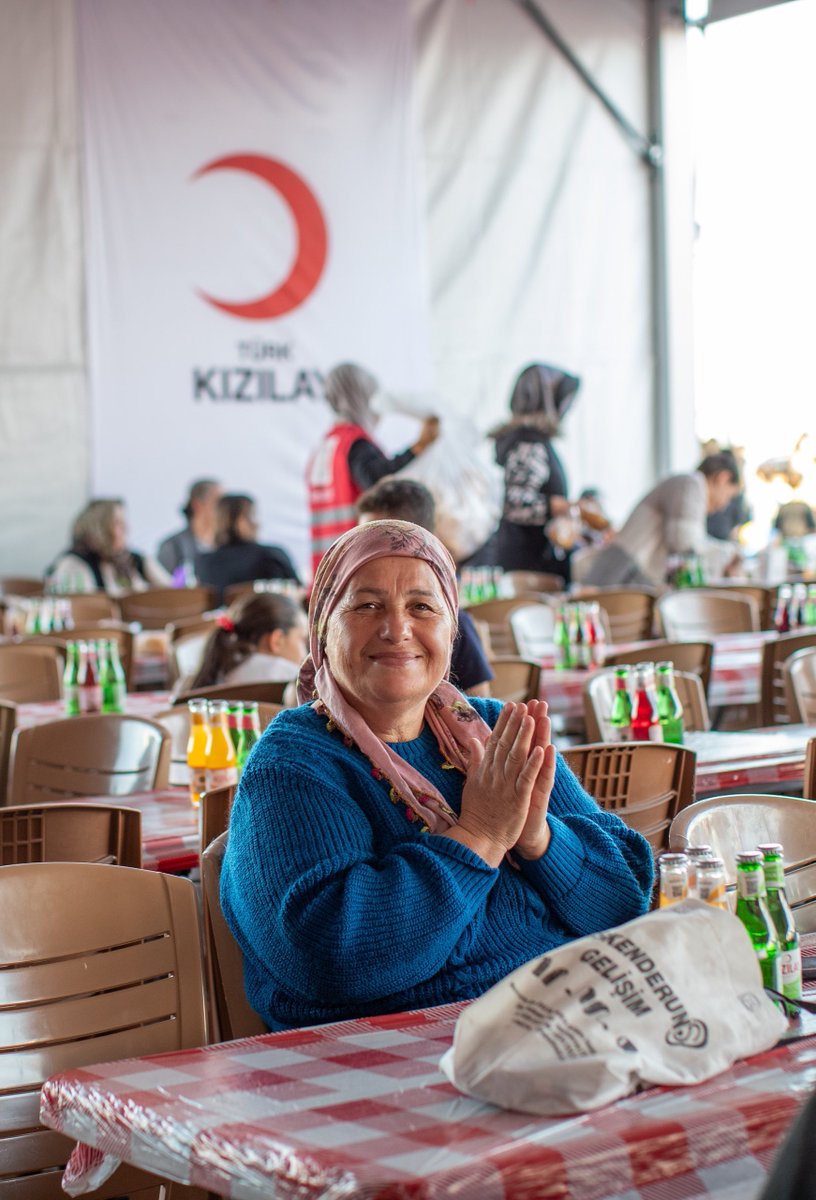 Çok güzelsin Hatay! 
Yaralarını sararken gösterdiğin sabır ve dayanışmayla birlikte, yürekten gelen o güçlü iyilikle çok güzelsin…

Ayrıca sahada, gece gündüz demeden emek veren tüm ekip arkadaşlarıma, Kızılaycılarımıza yürekten teşekkür ediyorum. Sizin emeğiniz, bu topraklara