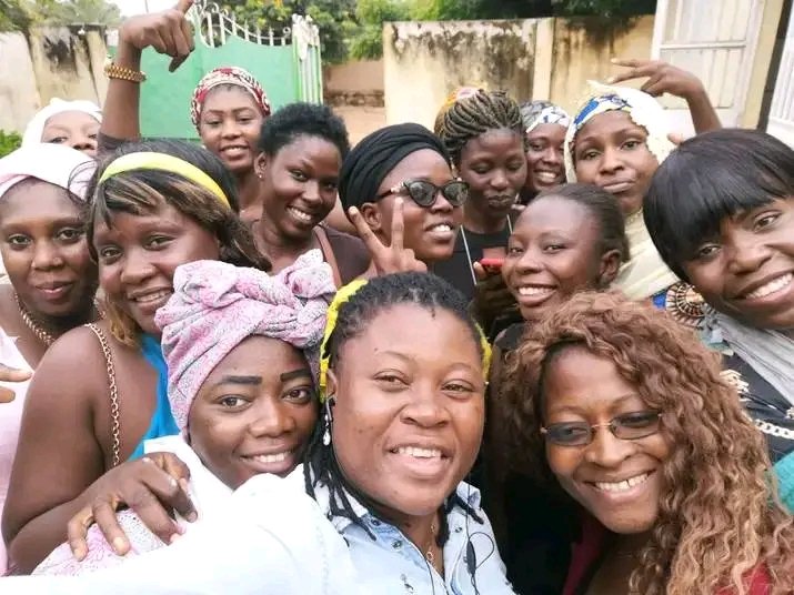 Message 1 :
“Si ne pas avoir le pagne du 8 mars est un problème pour toi ou pour quelqu’un d’autre, c’est que les vrais problèmes des femmes ne t’intéressent pas.”

Hashtags :
#AllumeTonCerveau
#JournéeInternationaleDesDroitsDesFemmes