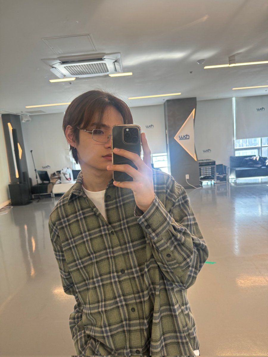 dongle0715's tweet photo. 나 눙물이 차올라서 고갤 들어....🥹 https://t.co/9aqNEkIDgO