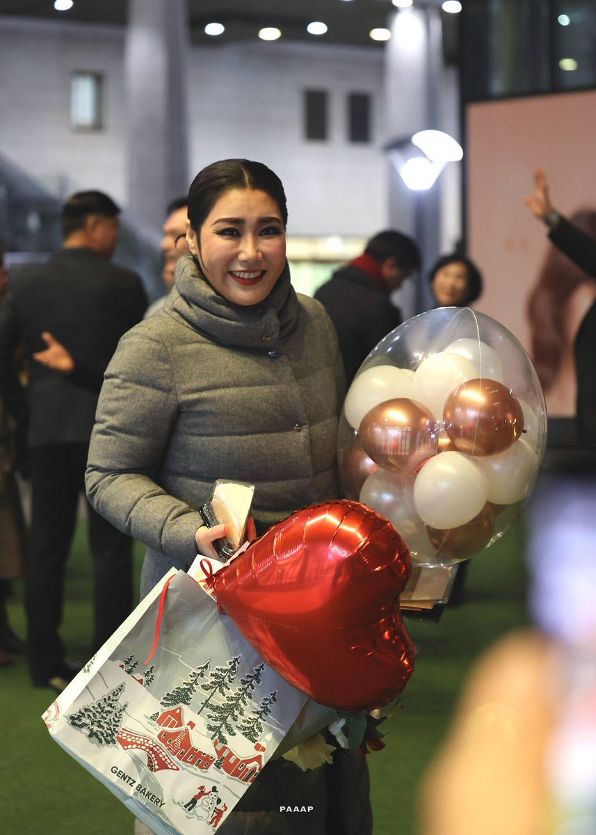 250307 명성황후 퇴근길 
#신영숙 배우님
귀여운거보면서 화난마음 가라앉히기