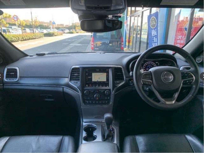 2018 JEEP GRAND CHEROKEE 
 (Ready for import on order ⚓
🇰🇪TOTAL PRICE: KES 4,940,000
MILEAGE: 55,000 Kms
CALL FOR ENQUIRIES 0743550554

Features include:-A 3600cc Naturally aspirated  Petrol V6 engine, 8 speed automatic transmission, 290Hp and 347Nm, 4 wheel drive,