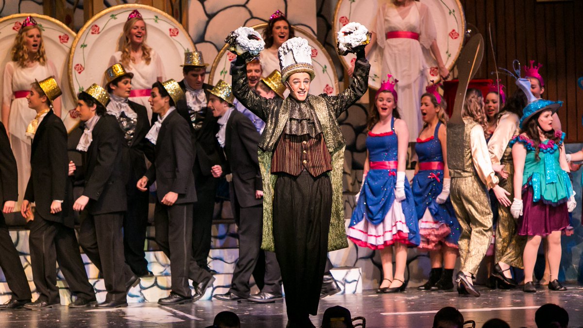 SaintViatorHS's tweet photo. Ryan Wolfe ’14 found his voice, so to speak, when he started performing in @SVHSShows. Fast-forward 11 years, and he is now an accomplished opera singer preparing to compete in the @MetOpera's Laffont Competition. 

Read more: https://t.co/QPsx9y87Zv https://t.co/09qTHXE7pc