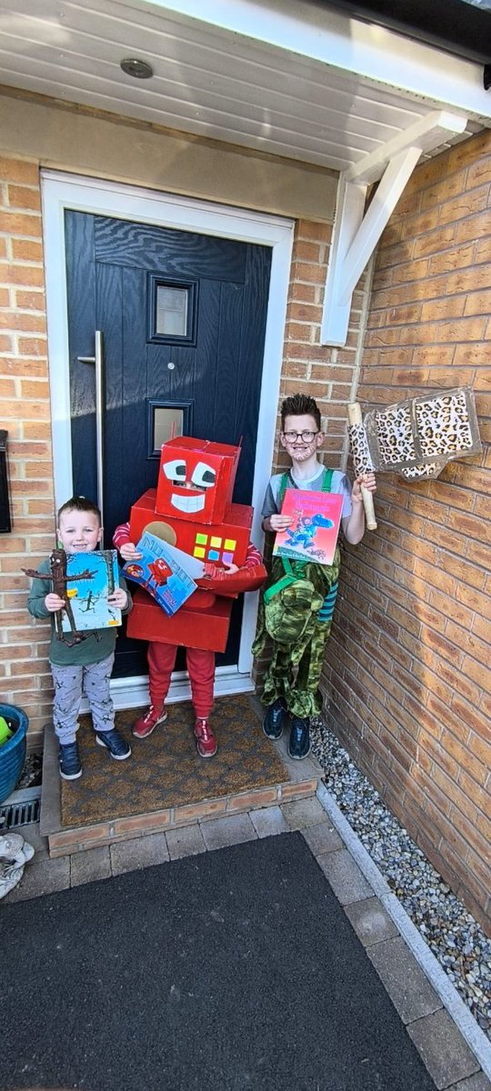 Hannah Binns (@mrsbinns15) on Twitter photo Stick man, no-bot and dinosaurs love underpants - another fantastic world book day #WBD25 <a href="/suehendra/">Sue Hendra</a> <a href="/clairefreedman/">Claire Freedman</a> Stick man, no-bot and dinosaurs love underpants - another fantastic world book day #WBD25 <a href="/suehendra/">Sue Hendra</a> <a href="/clairefreedman/">Claire Freedman</a>