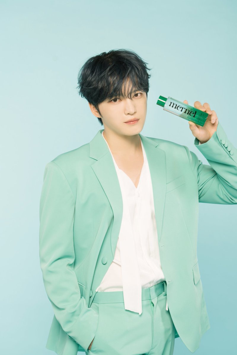 MERNEL_official's tweet image. 🌿 피부 회복 비결, 세븐 시카! 🌿
7가지 시카 파테놀 성분으로 빈틈없이! 💖
내 피부도 건강하고 편안하게 ✨
💫 세븐 시카의 매력 포인트!
- 시카 성분: 피부를 부드럽게 진정시켜줘요!
- 판테놀: 깊은 수분과 상처 치유 성분으로 피부를 재생시켜줘요!!
✨ 나만의 스킨케어 루틴!
1.…