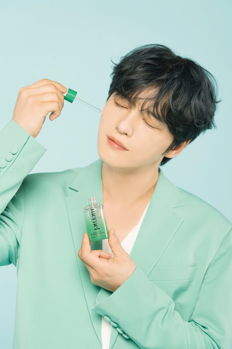 MERNEL_official's tweet image. 🌿 피부 회복 비결, 세븐 시카! 🌿
7가지 시카 파테놀 성분으로 빈틈없이! 💖
내 피부도 건강하고 편안하게 ✨
💫 세븐 시카의 매력 포인트!
- 시카 성분: 피부를 부드럽게 진정시켜줘요!
- 판테놀: 깊은 수분과 상처 치유 성분으로 피부를 재생시켜줘요!!
✨ 나만의 스킨케어 루틴!
1.…