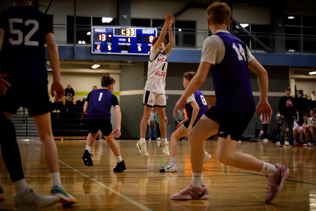 Played our 1st tourney of the season and ended in 3rd.  Lost a tough one to Cobra Elite by 1 in pool play. 

Team Leaders

Scoring: Brant, Walters.
Rebounding: Ollison, Brant
Assists: Boren, Wigle
Steals: Walters, Dunkin