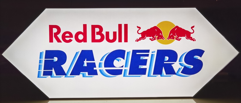 adidisplays's tweet photo. Made from TexFrame BL60.
Irregular shapes with illumination are something of a specialty for us now. https://t.co/flcFHZ11zH