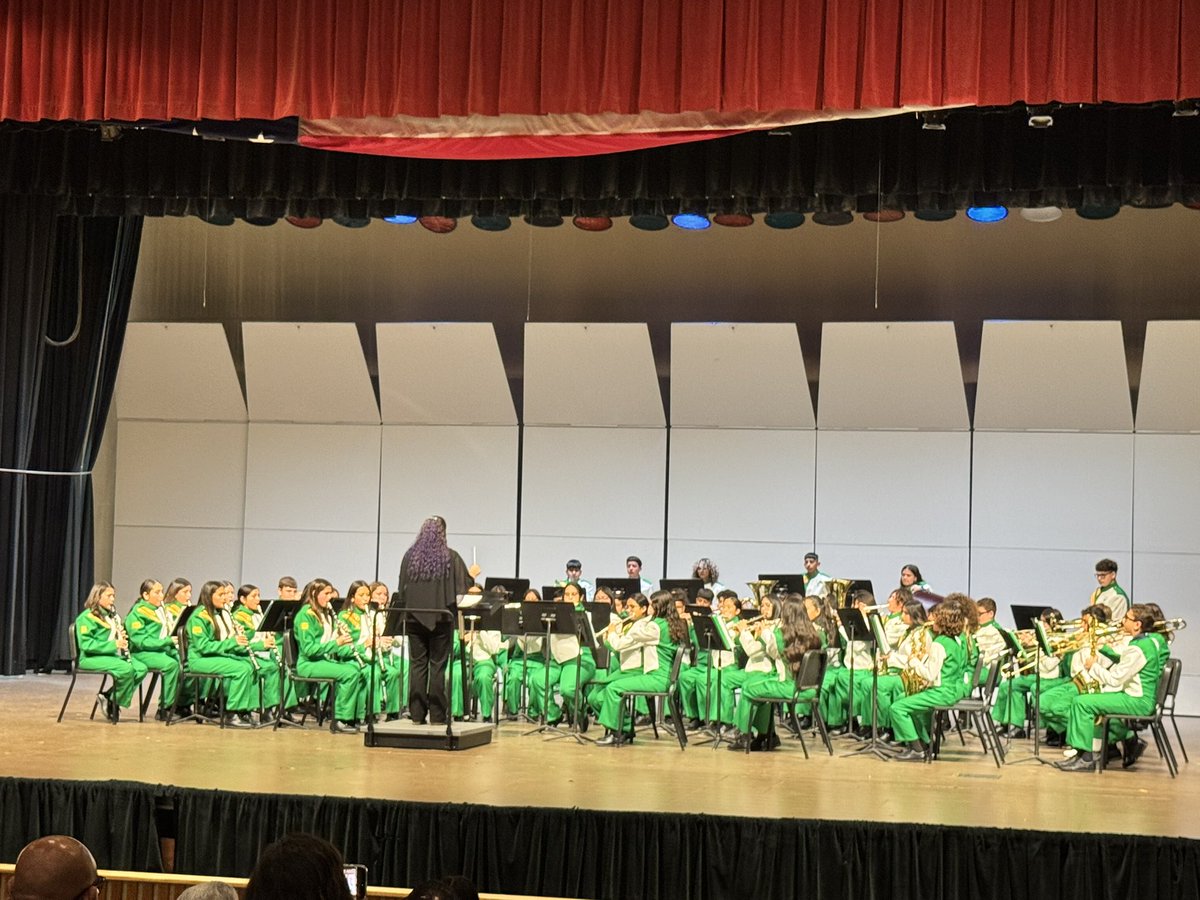 Burton came out strong at CMEA! #BurtonExperience <a href="/BurtonBulldogs/">Burton Middle School</a> <a href="/SCIABEARS/">SCIA</a> - So proud of our dynamic middle school bands