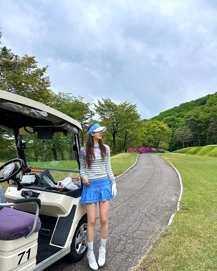 LoHoang252933's tweet image. Hitting greens and chasing dreams ⛳💚
Finding peace with every swing 🏌️‍♀️🌿 #GolfLife #CourseVibes&quot;