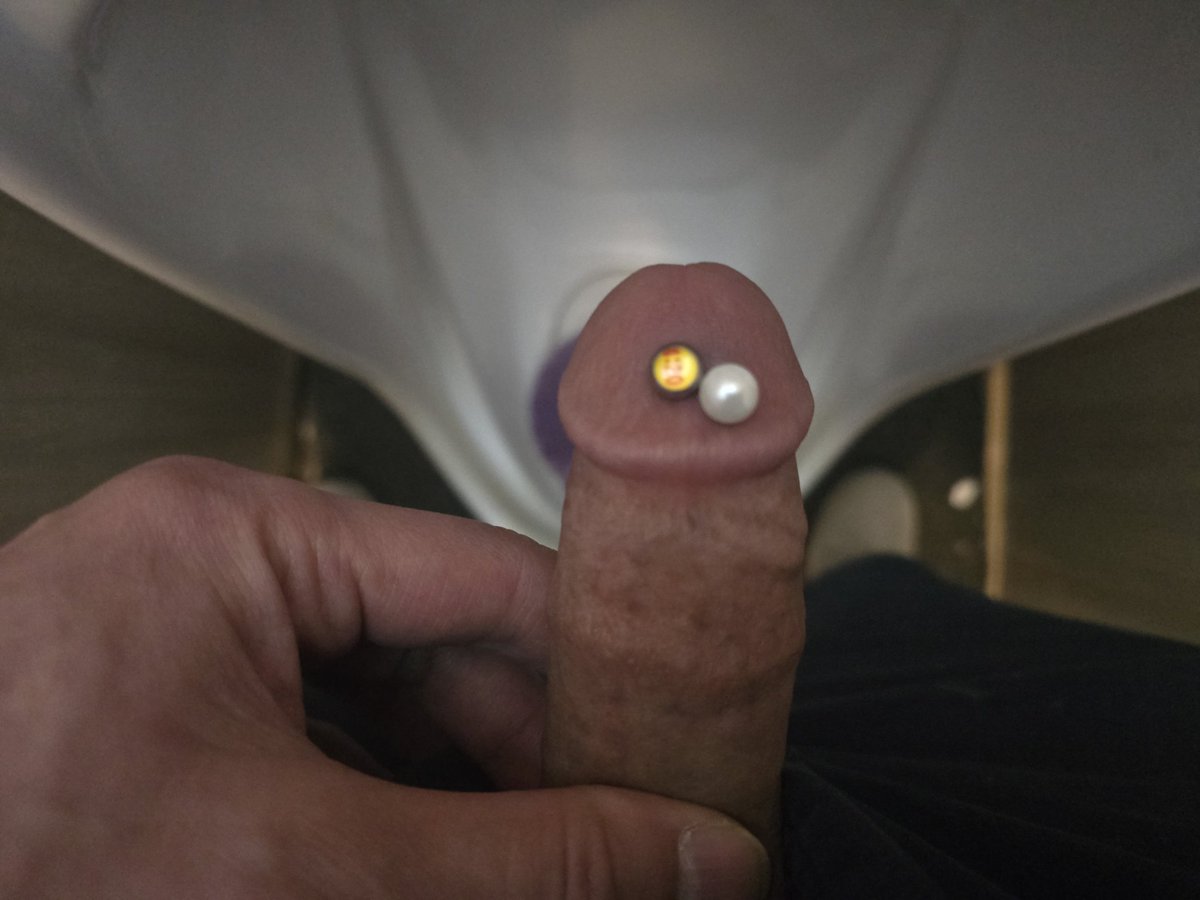 생존신고 오랜만에 사진 올려요
#피어싱 #성기피어싱 #관통피어싱
#피스팅 #애널로즈 #야노 #만남