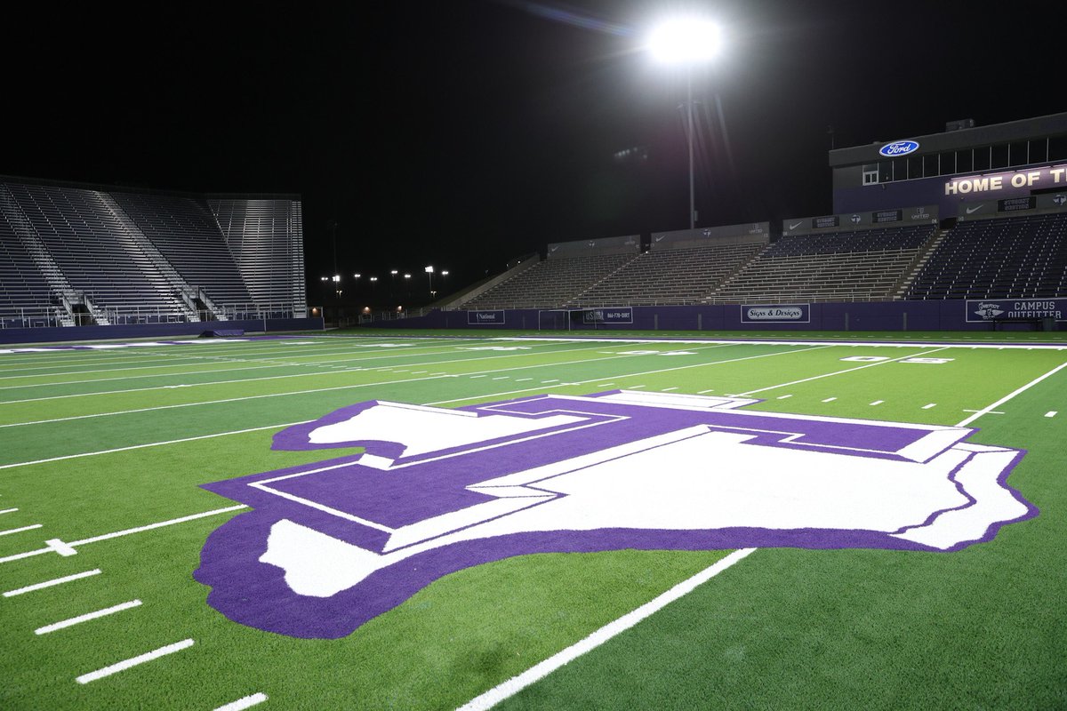New turf too fresh 😮‍💨 what do y’all think, Texan Nation?