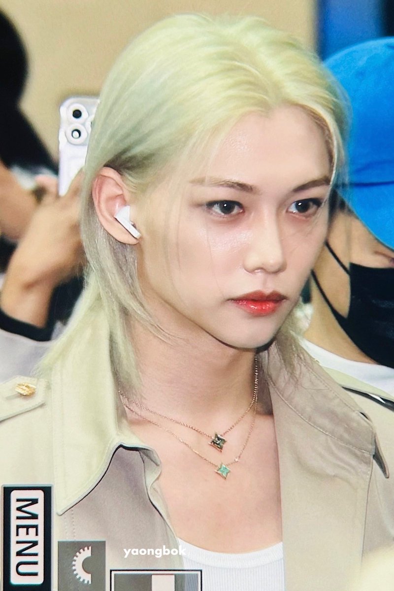 yaongbok915's tweet photo. 250307 The blonde is back💛

#Felix #필릭스 #StrayKids #용복
#FELIXxLouisVuittonPFW https://t.co/GGfPDexuyC