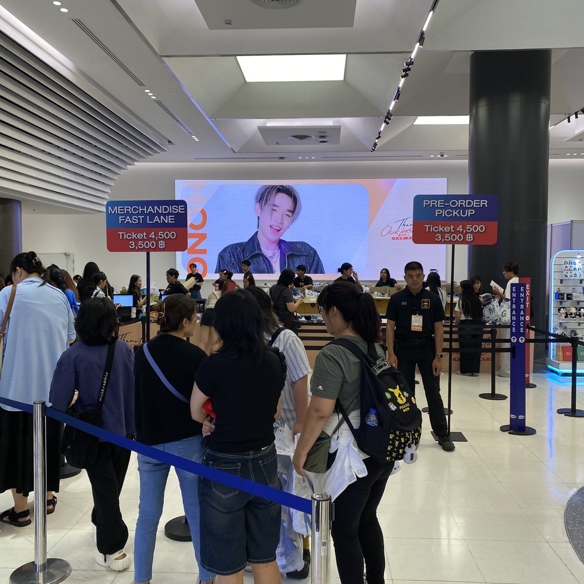 GmmtvShop's tweet photo. แวะมาช็อป GMMTV Official Merchandise ในงาน  THAMEPO OUR LAST BEAT FAN PARTY กันได้น้าทุกคน

GMMTV OFFICIAL MERCHANDISE Booth
10:00 AM onwards
MCC HALL FL. 3, THE MALL LIFESTORE BANGKAPI

#ThamePoSeries
#GMMTV https://t.co/ij4ifMCvxq