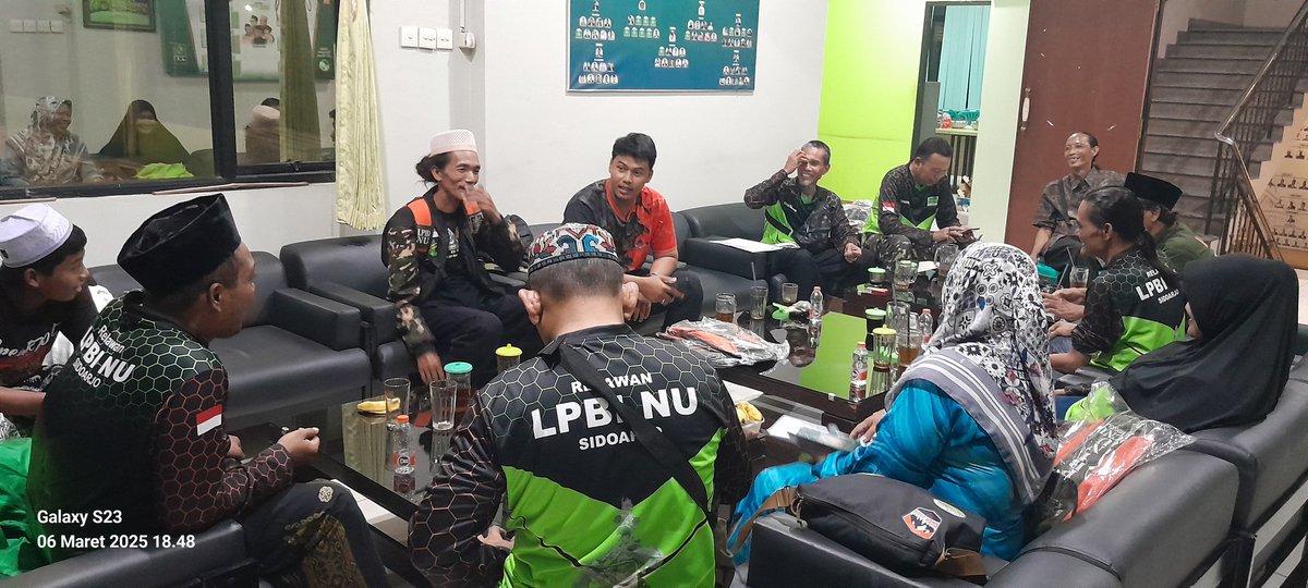 LPBINU_SIDOARJO's tweet photo. Giat PC LPBI NU Sidoarjo dalam rangka koordinasi, evaluasi program kerja dan buka puasa bersama di kantor PCNU Kabupaten Sidoarjo.(06/03)

#Nahdlatululama #pcnusidoarjo #nudeltamedia #pplpbinu #lpbinu #lpbinusidoarjo #siapsiaga #siagabencana #relawan

https://t.co/rwQjPfnYpw https://t.co/OdlXjvqRAv