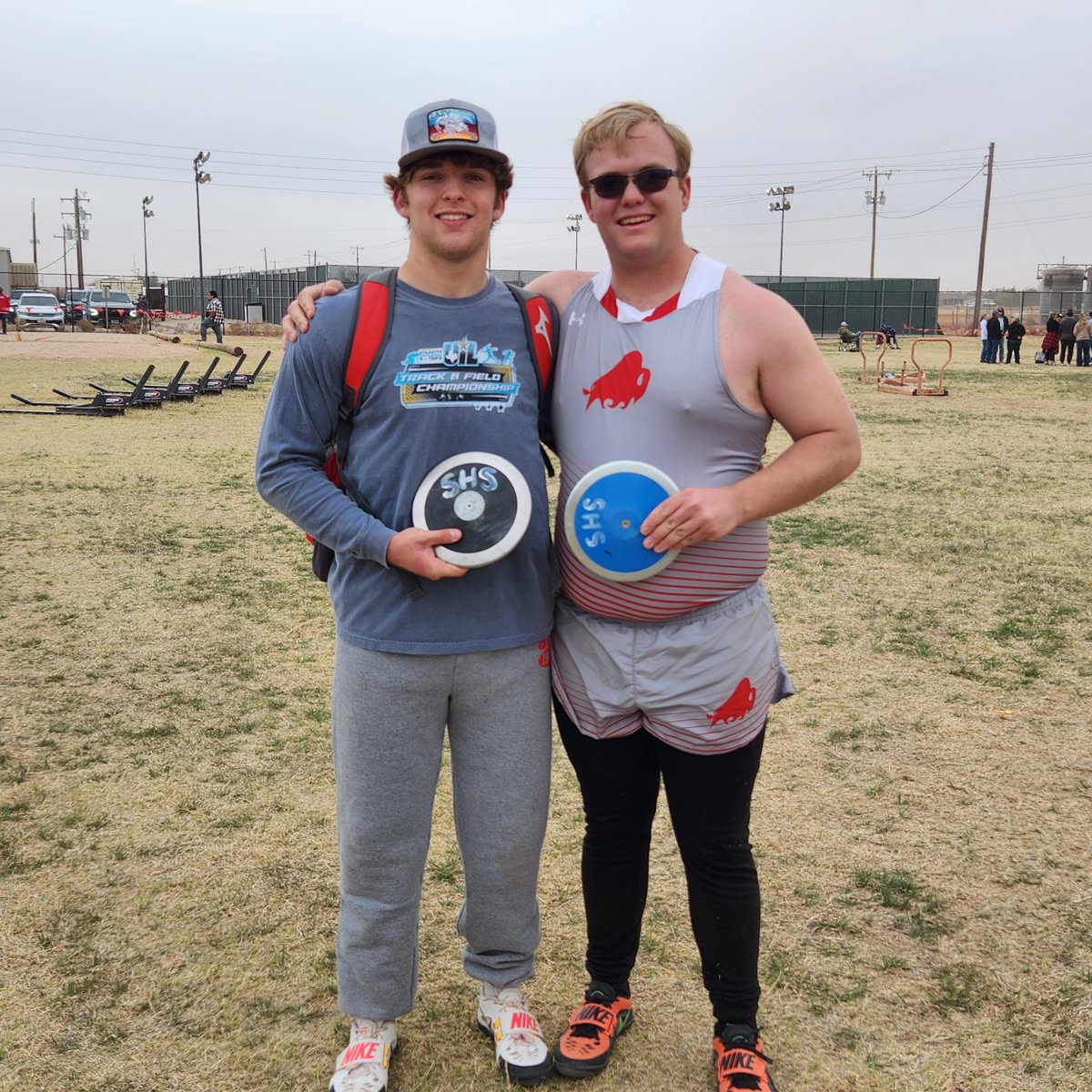JakeBenedict13's tweet photo. SCHOOL RECORD BROKEN⛓️‍💥‼️Had a fantastic day today at our home track meet! Broke the school discus record of 10 years by 1 ft and 10in with a throw of 159’11” and had a PR in shotput with a throw of 47’10”! We also took the W in the Big Man relay! Wins all across the board! https://t.co/LuvWHikJsS