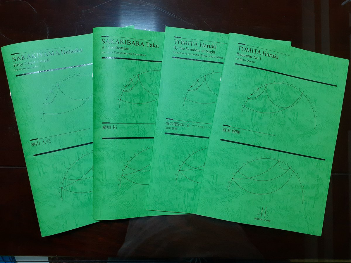 ScoreBridge's tweet image. 今回の物販に合わせて、切らしていた名刺を新しく作りました。
楽譜にも使っている色は、マンガ『へうげもの』を読んで以来敬愛する戦国数寄大名・古田織部の織部グリーンをイメージしました。

先ほど立ちよった岐阜のサービスエリアで織部焼が売られていたので思わず購入。