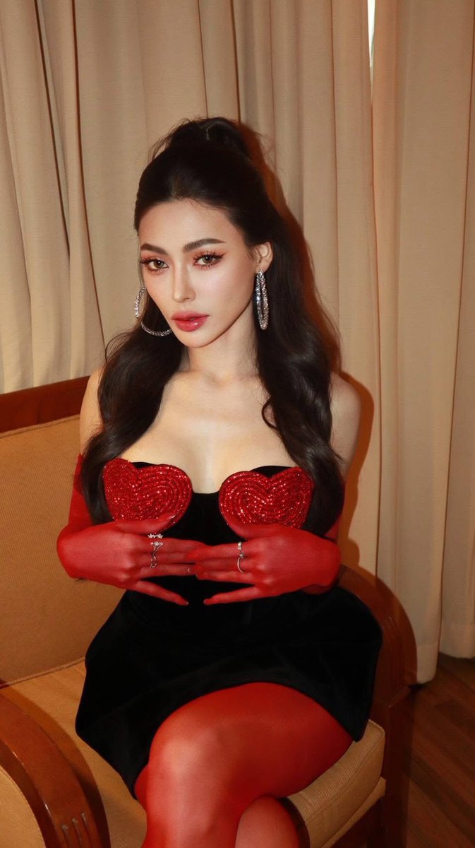 NamzaBen's tweet photo. 𝐇𝐄𝐀𝐑𝐓 𝐗𝟐❤️❤️
พาเบลไปคว้ามงกันเถอะ
Wearing tk_luxury.co
#กชเบล #gotchabell
#IAmAHistoryMaker
@Bell_Sarunrat https://t.co/lpUwIDcp1M
