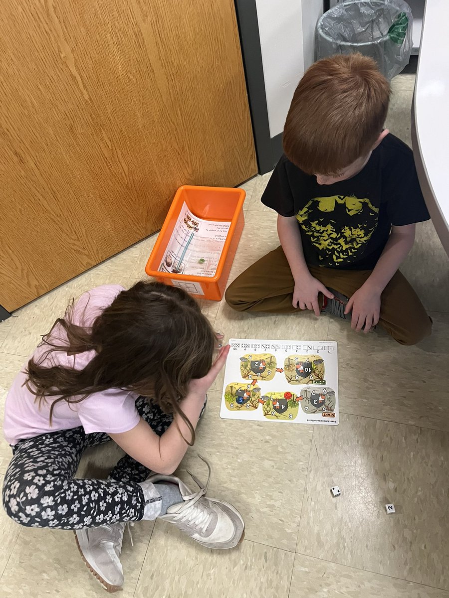 Our littlest #mathematicians thriving and collaborating during WorkPlaces! #cvproud #cvmathmoments <a href="/CVSDnews/">Cumberland Valley SD</a> 🦅