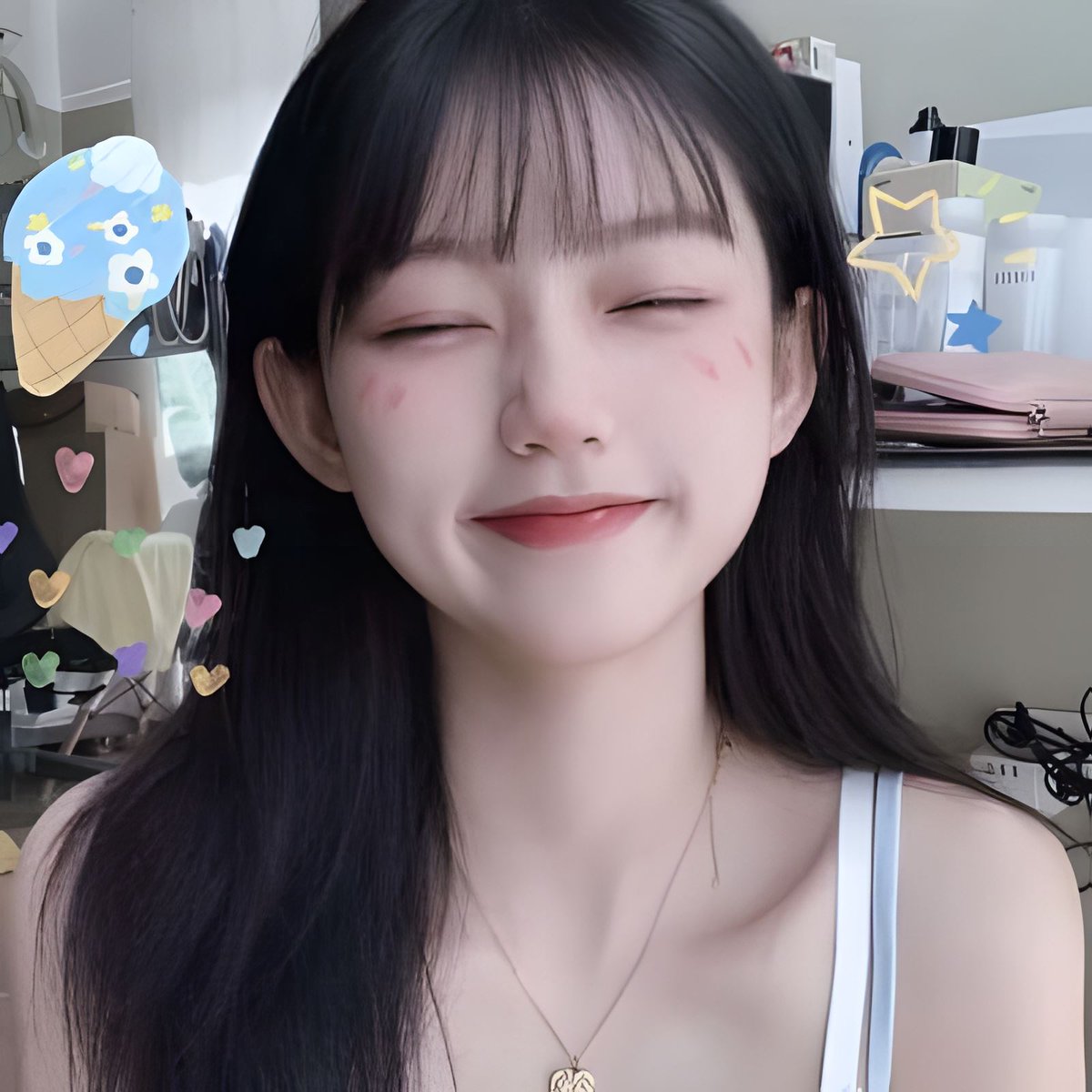 MathieuOM83's tweet image. Living for these little moments.