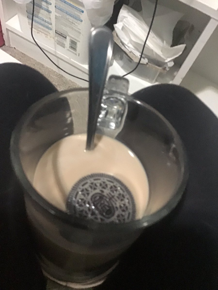koraakat's tweet photo. U wanna “merk” a cookie. Drown it. https://t.co/0icU5TItOv