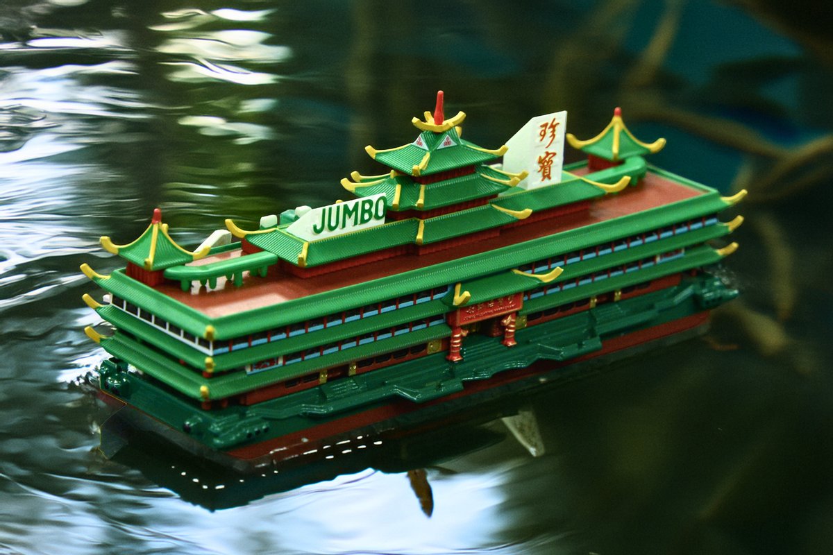 tinyjp_'s tweet photo. 【入荷準備中】

ジャンボ海鮮舫  映画『食神』バージョン

スケール：1/700 

香港の海に浮かぶ宝石「ジャンボ」は、40年以上にわたり香港の夜景を彩る伝説的水上レストラン。

今すぐチェック👉https://t.co/9tfL14F68x

#香港絶景 #ダイキャストモデル https://t.co/uaQQYgsFch