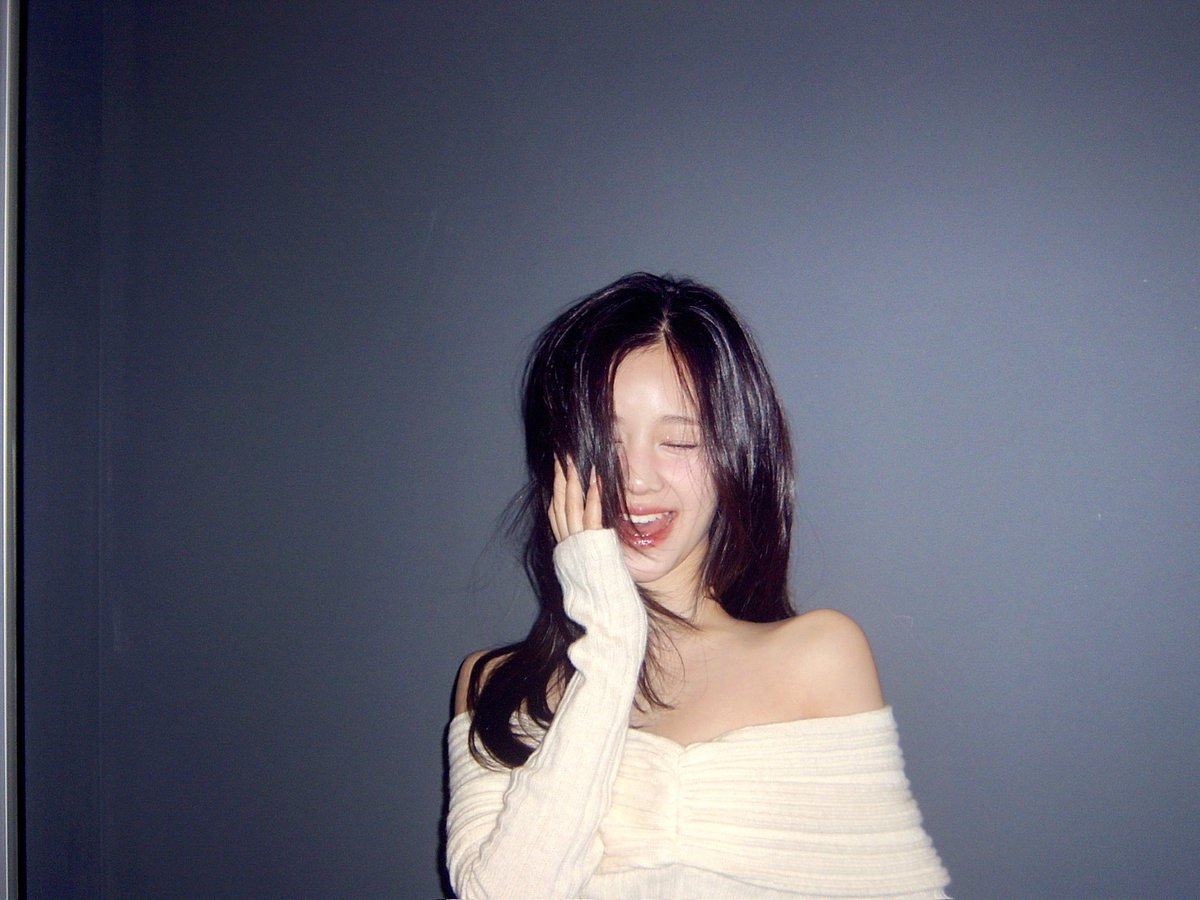 picbaemon's tweet photo. PHARITA WEVERSE UPDATE https://t.co/OEkwPiib8e