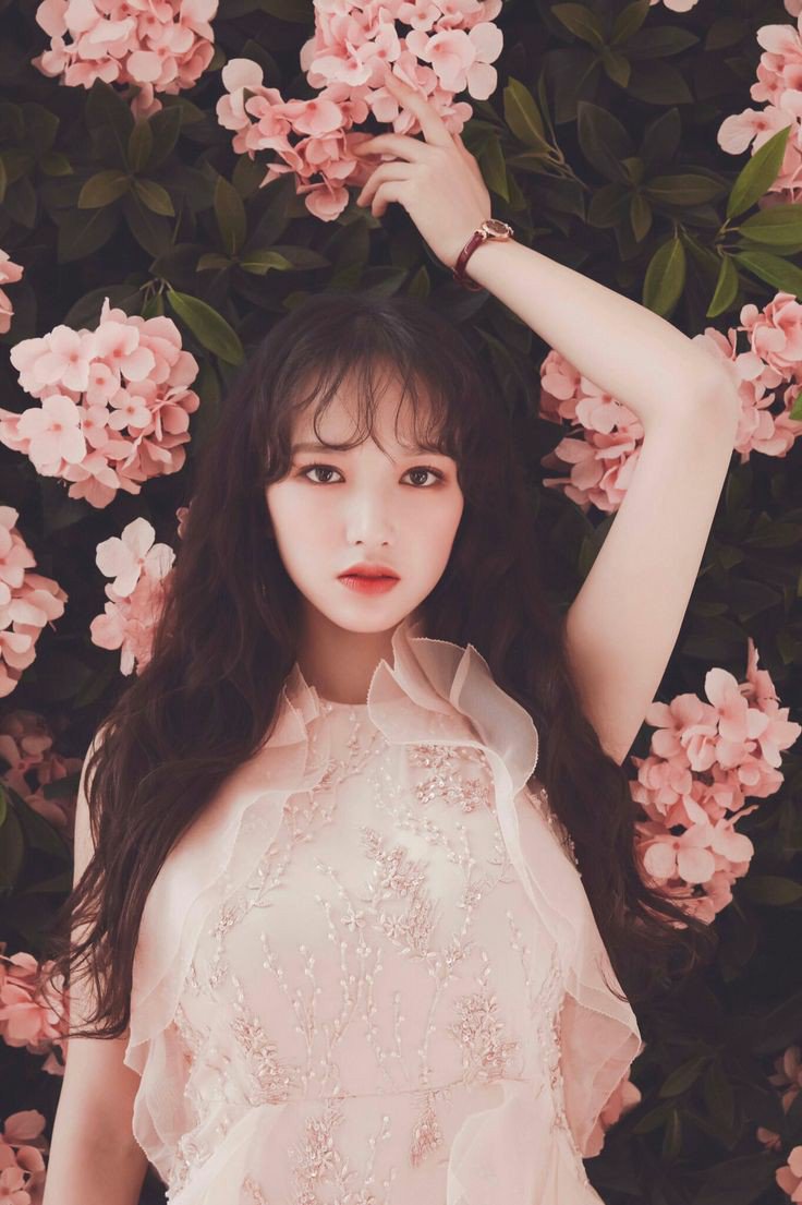 strwxxberry's tweet photo. ❏ OCRP.
❏ Multiverse.
❏ Fantasy!AU
❏ 70% Bahasa, 20% English, 10% 
    Other Languages.
❏ As a gorgeous Witch, and a Ballerina. https://t.co/QuJpR9V1oS
