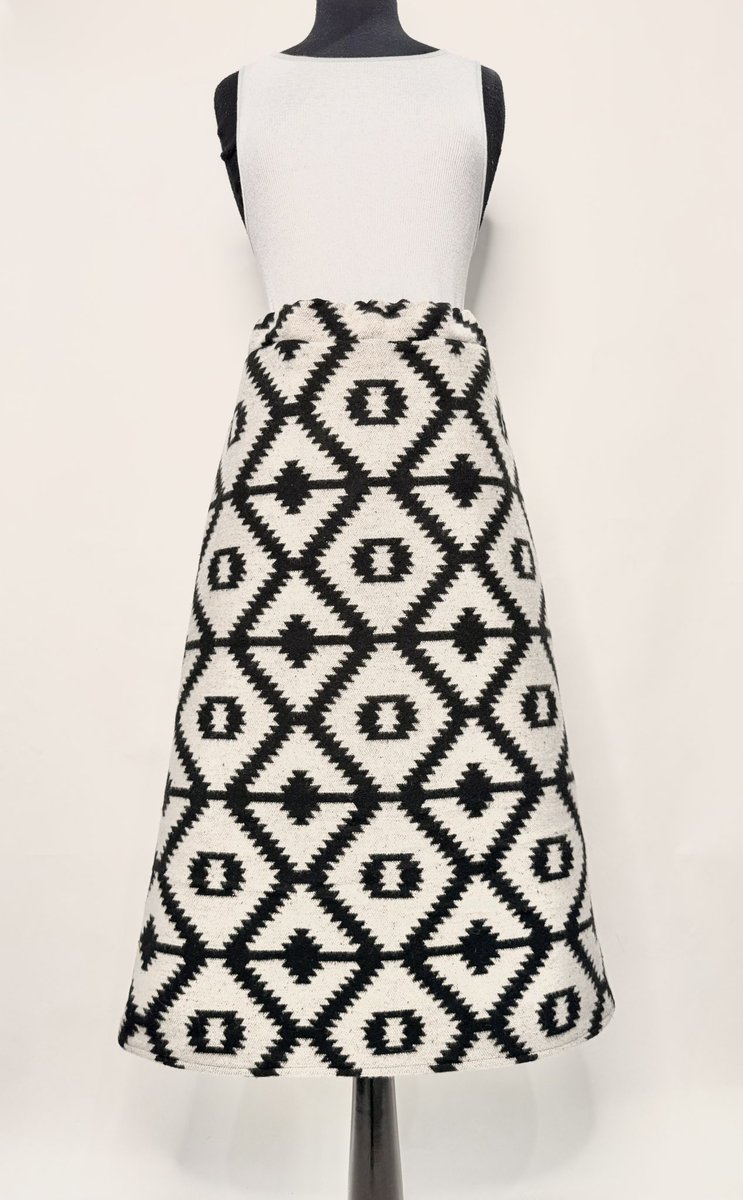 EESbyMarsieA's tweet photo. New Wool Blend Skirts. 
Made from the same fabric bolts I make my coats. Elastic waist band for waist comfort.
Sizes: Extra small to 2XL
https://t.co/dBWwxbdvQL
#new #woolskirt #southwestprint #countrystyle #handmadebydesigner #eescanada #madebymsmarsie https://t.co/JvB5lt0heS
