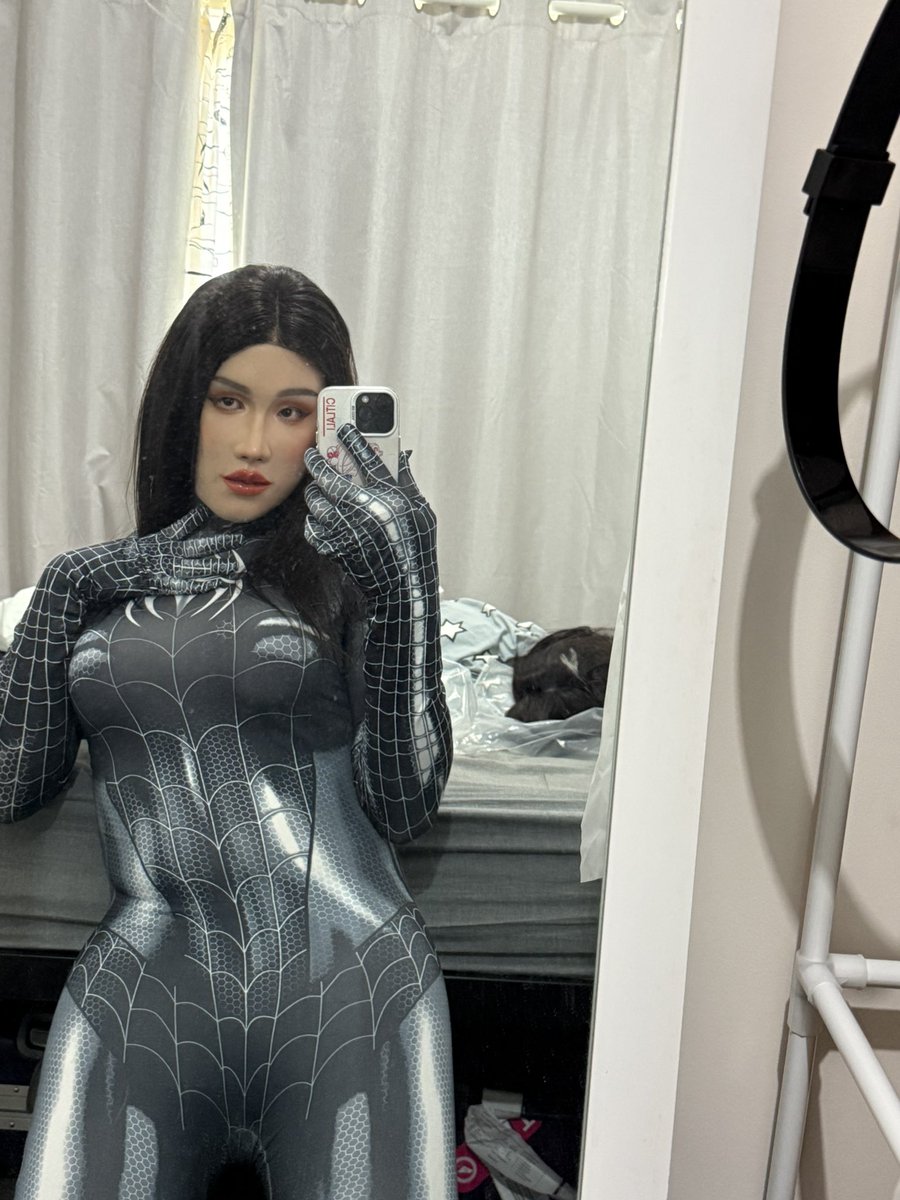 戴上面具前兴许可以和你当兄弟
戴上面具后你最好老老实实跪下
#ts #cd #crossdresser #femalemask #siliconemask #伪娘 #女装大佬 #男娘