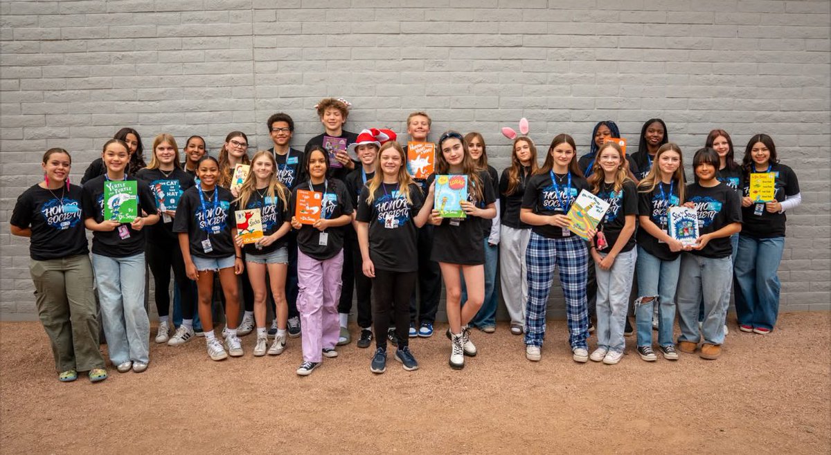 NJHS Students walked to Gilbert Elementary this morning for the #readacrossamerica week! We are proud of our Mustangs! #wearemesquite