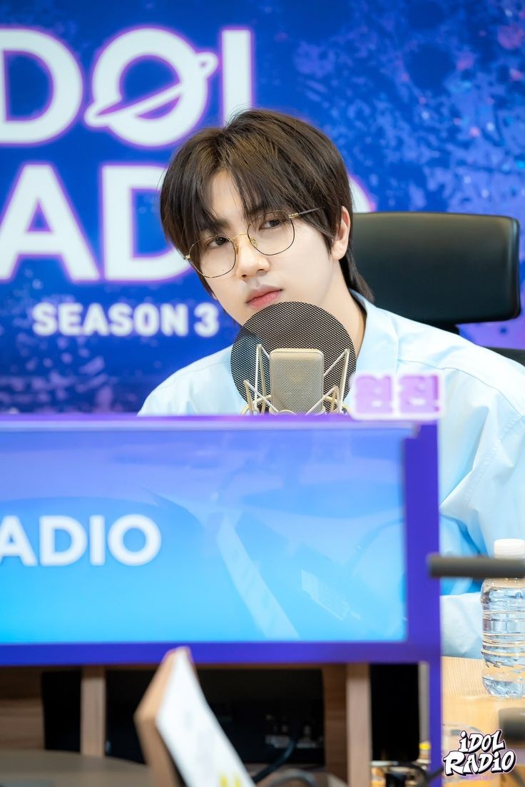Hamdust_s's tweet photo. #워크돌4_MC_추천
Ham Wonjin #1 charming and witty MC

His MC abilities stem from an extensive list of experiences such as; MCing for various Vity Park episodes, DJ experience at Station Z and Idol Radio, Voice actor for Tobot, acting from childhood, and recently a wedding MC. https://t.co/NyYTlli3t7