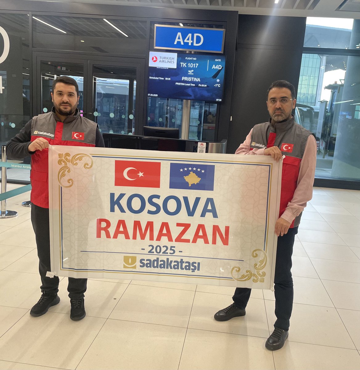 Hayırlı Ramazanlar 🌙 

<a href="/sadakatasi/">Sadakataşı Derneği</a> Derneğimizin 2025 yılı Ramazan çalışmaları kapsamında Kosova yolcusuyuz. Kosova’daki kardeşlerimiz ile birlikte Ramazan coşkusunu yaşayıp,ihtiyaç sahibi ailelerimize emanetlerinizi ulaştırmak için gayret edeceğiz

Selam ve dua ile

<a href="/kemal_ozdal/">Kemal Özdal</a>