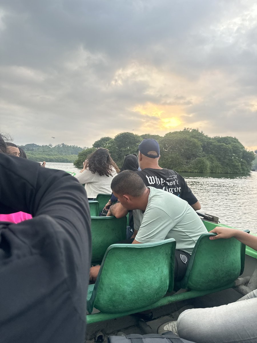 سائقين يتحدثون العربية في #سريلانكا🙏  
#سيريلانكا
#سيرلانكا
 #سواق_في_سريلانكا
#السياحة_في_سريلانكا 
#سواق_في_سريلانكا