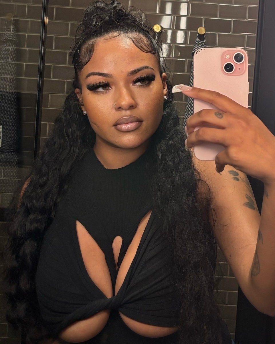 lickitforlala's tweet photo. 🖤 https://t.co/XFTRqfIwWH